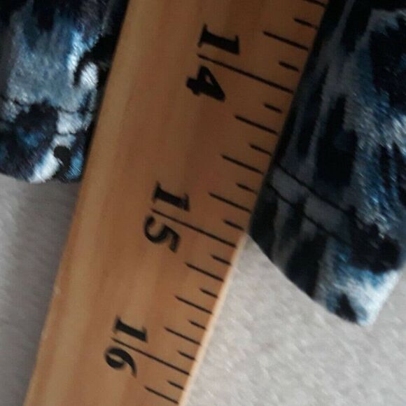 Fashion Nova Blouse Top Womens Blouse X Large Blue Leopard Long Sleeve Wired U - Picture 8 of 9